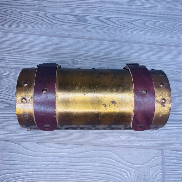 Vintage Capt David Babcock Clipper Ship Young America chest ( came off a lamp ) - Picture 8 of 9